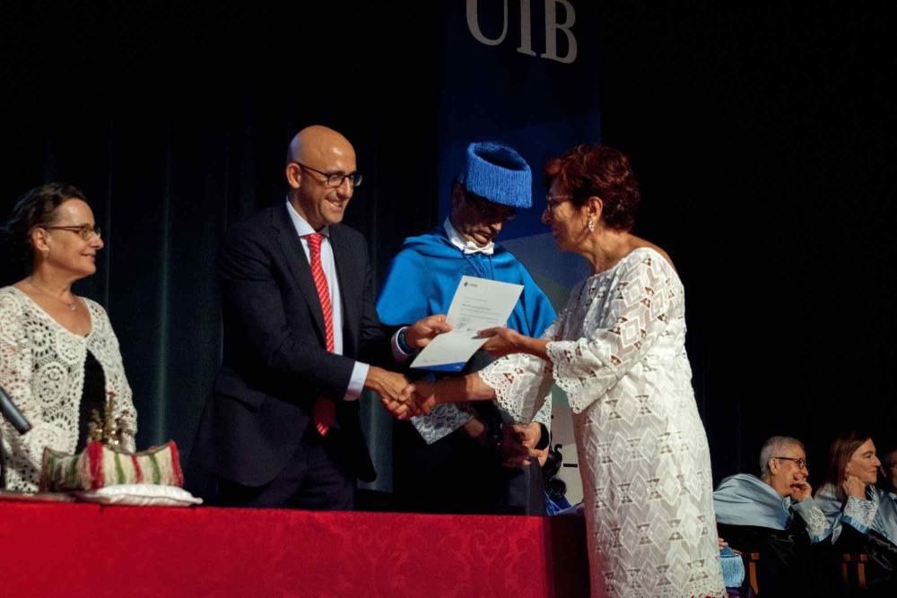 Graduados en la Universitat Oberta per a Majors de la UIB