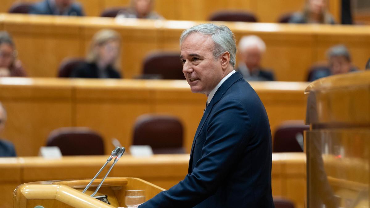 El presidente de Aragón,  Jorge Azcón, durante su intervención este lunes en el Senado.