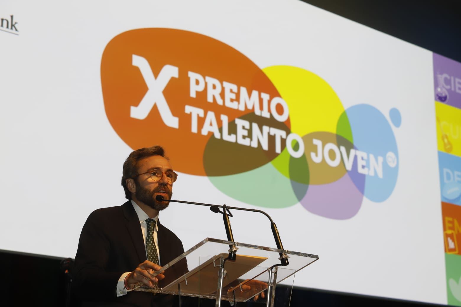 El consejero delegado de Prensa Ibérica, Aitor Moll, fue el encargado de realizar el discurso inaugural durante la entrega de premios de la décima edición de los Premios Talento Joven Comunitat Valenciana