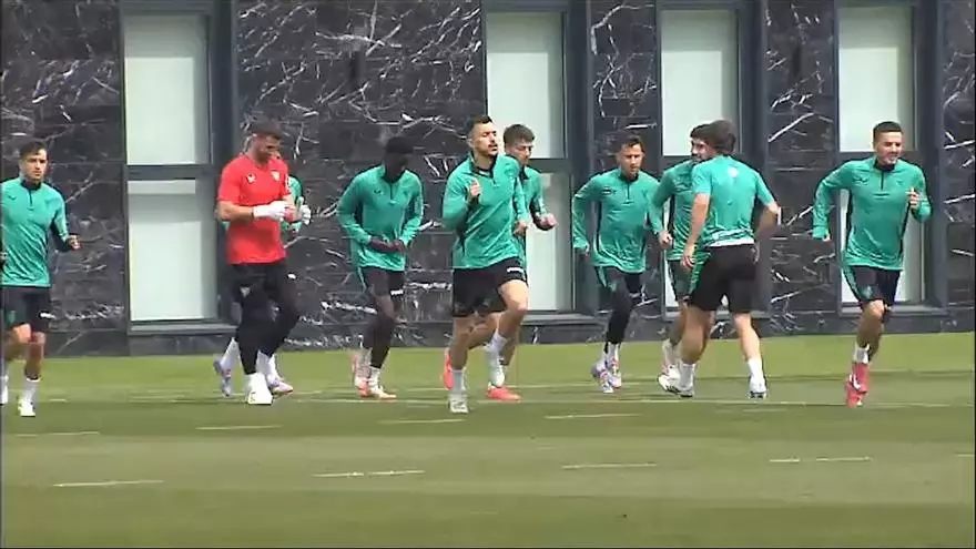 El Athletic empieza a preparar el partido ante el Rayo en San Mam谷s
