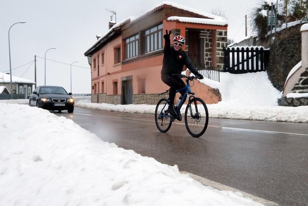 Gran nevada en Pajares el sábado por el temporal de nieve.