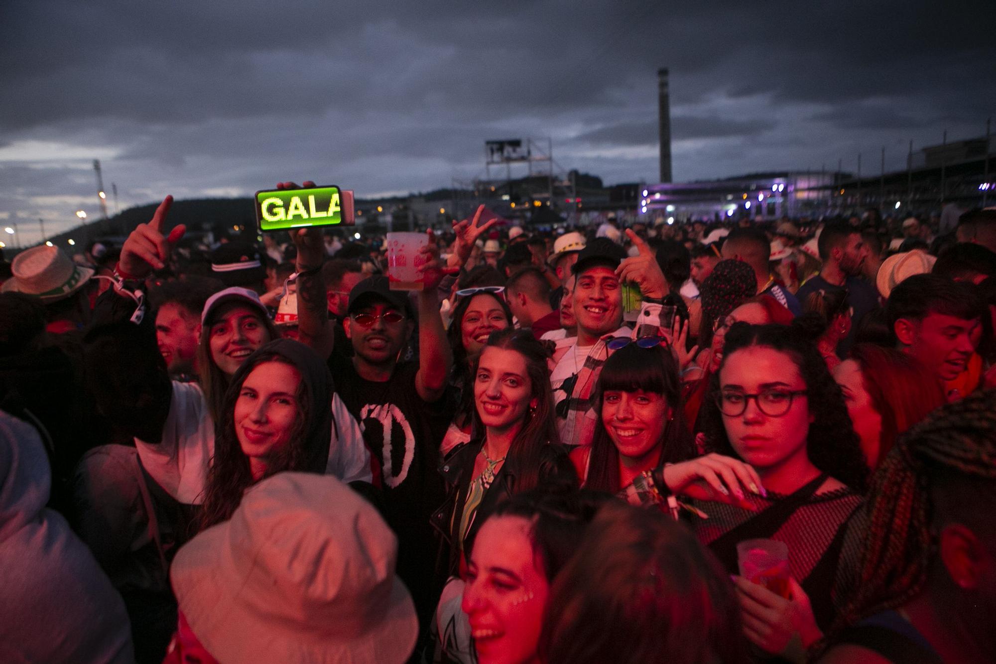 En imágenes: así fue el primer día del Reggaeton Beach Festival de Avilés