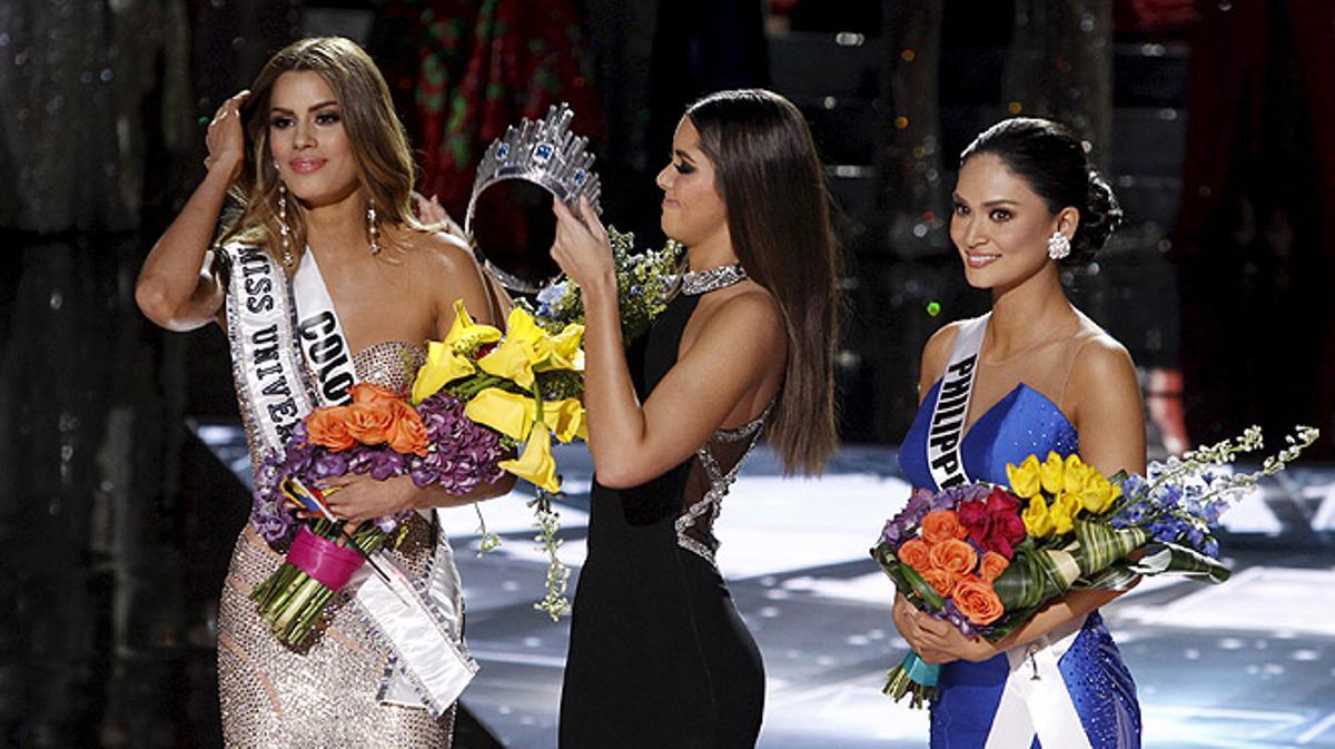 Error en la coronación de Miss Universo 2015. El presentador dice primero que la ganadora es la representante de Colombia cuando, en realidad, la vencedora es la candidata de Filipinas.