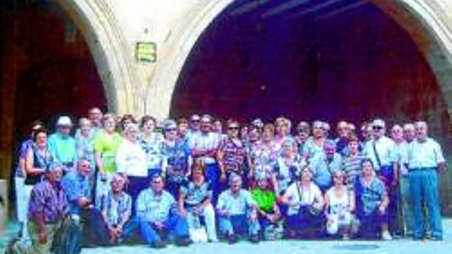 La asociación de jubilados se adentra en el Matarraña