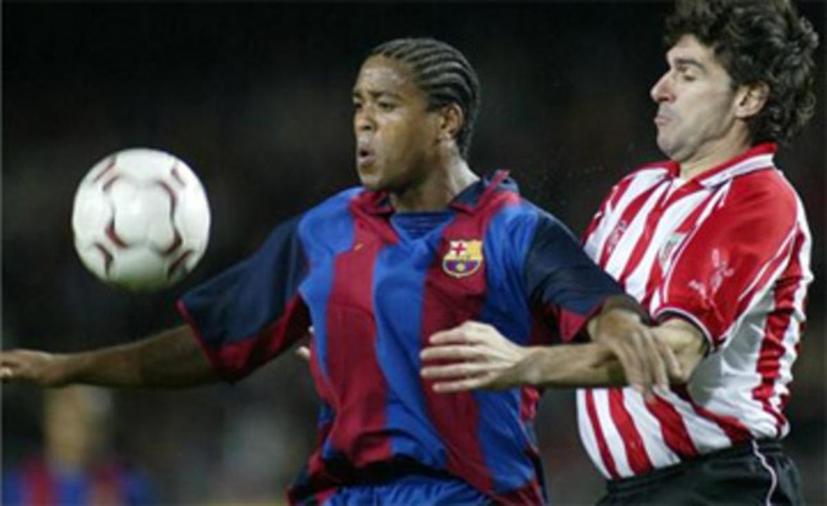 Kluivert marcó el gol del empate en enero de 2004