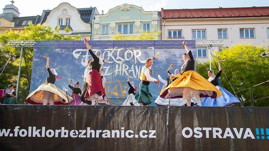 Calabruix viaja a Chequia para su Festival Internacional de Música y Danza Tradicional