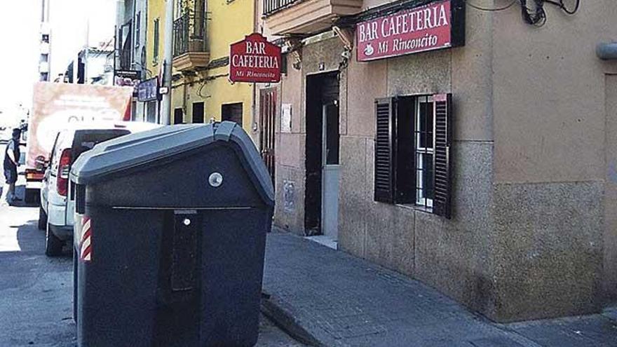 El bar de la calle Manacor donde se produjo la pelea multitudinaria el 30 de junio.