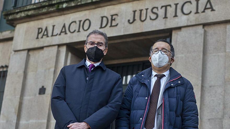 Los presidentes del TSXG y de la Audiencia Provincial, José María Gómez y Díaz-Castroverde, y Antonio Piña Alonso. | // BRAIS LORENZO
