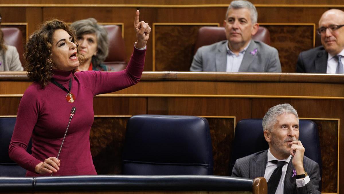 La vicesecretaria del PSOE y ministra de Hacienda, María Jesús Montero, este miércoles en el Congreso.
