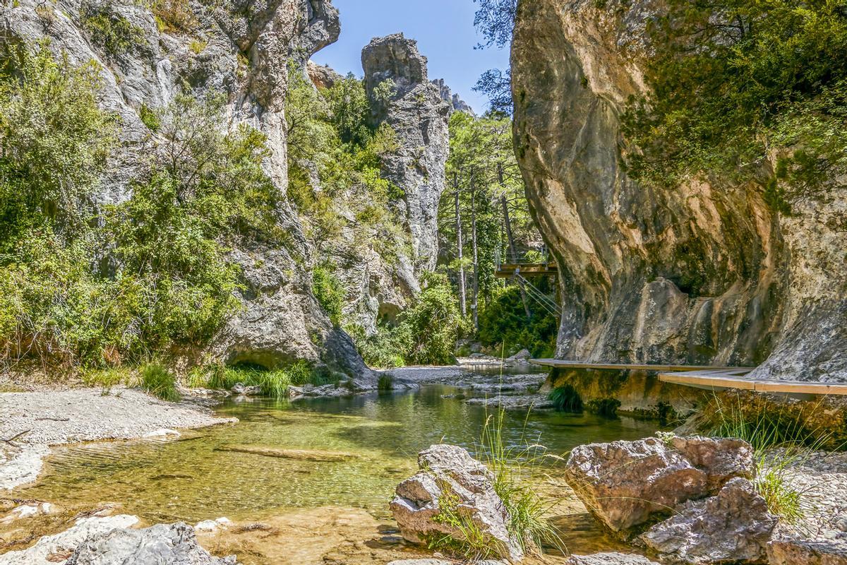 El Parrizal de Beceite está situado en la cabecera del río Matarraña, en el entorno del Parque Natural de Los Puertos.