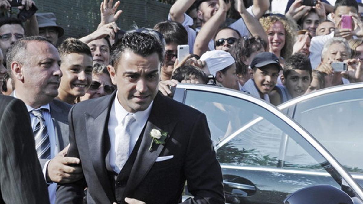El centrocampista Xavi Hernánez, a la llegada a su boda con Núria Cunillera, en el Jardín Botánico de Blanes, este sábado.