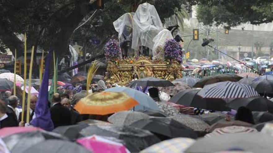 Imagen de la Polliniica en la Semana Santa de 2003.