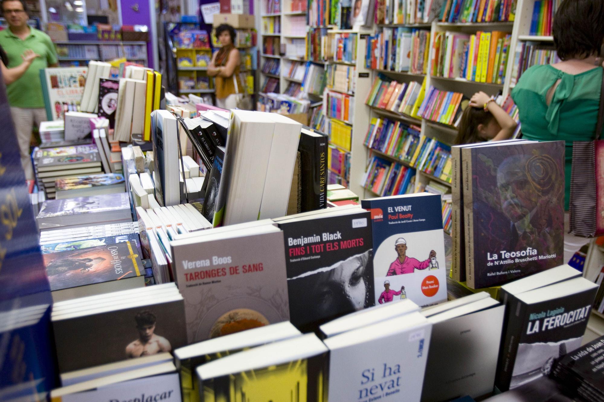 45 años del atentado con bomba atribuido al "VI comando Adolfo Hitler" contra la librería "La Costera" de Xàtiva