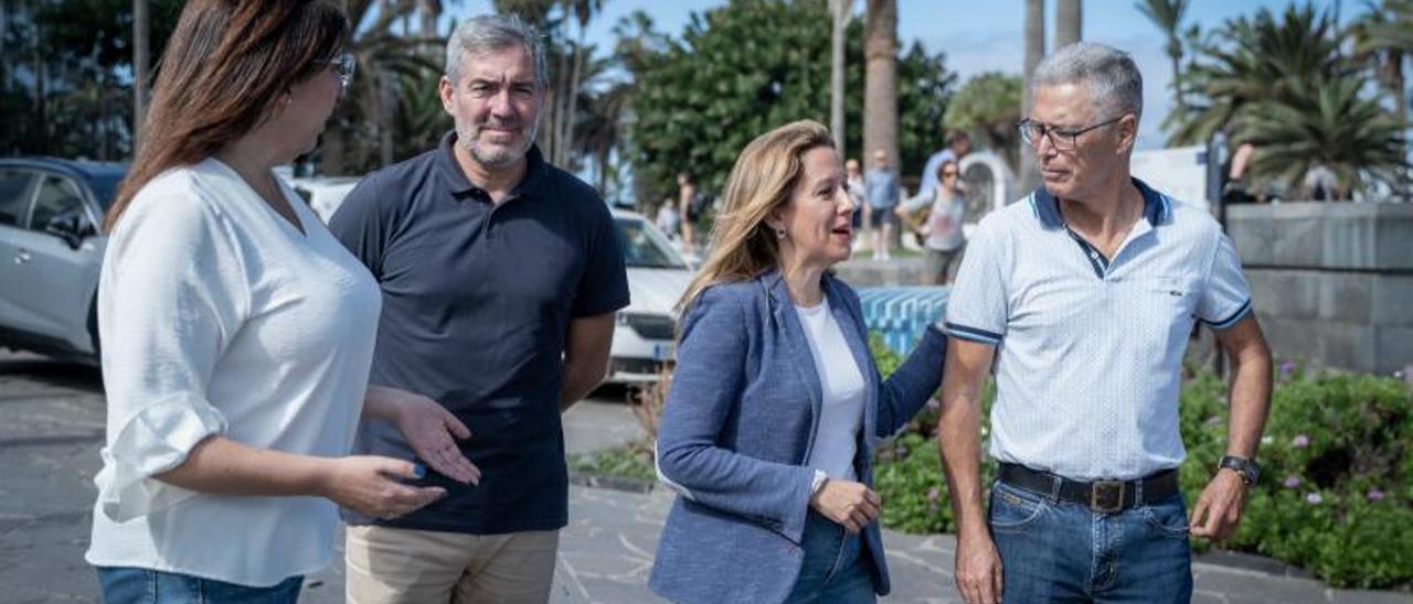 Sandra Rodríguez, Clavijo y Dávila, ayer en Puerto de la Cruz. | | E.D.