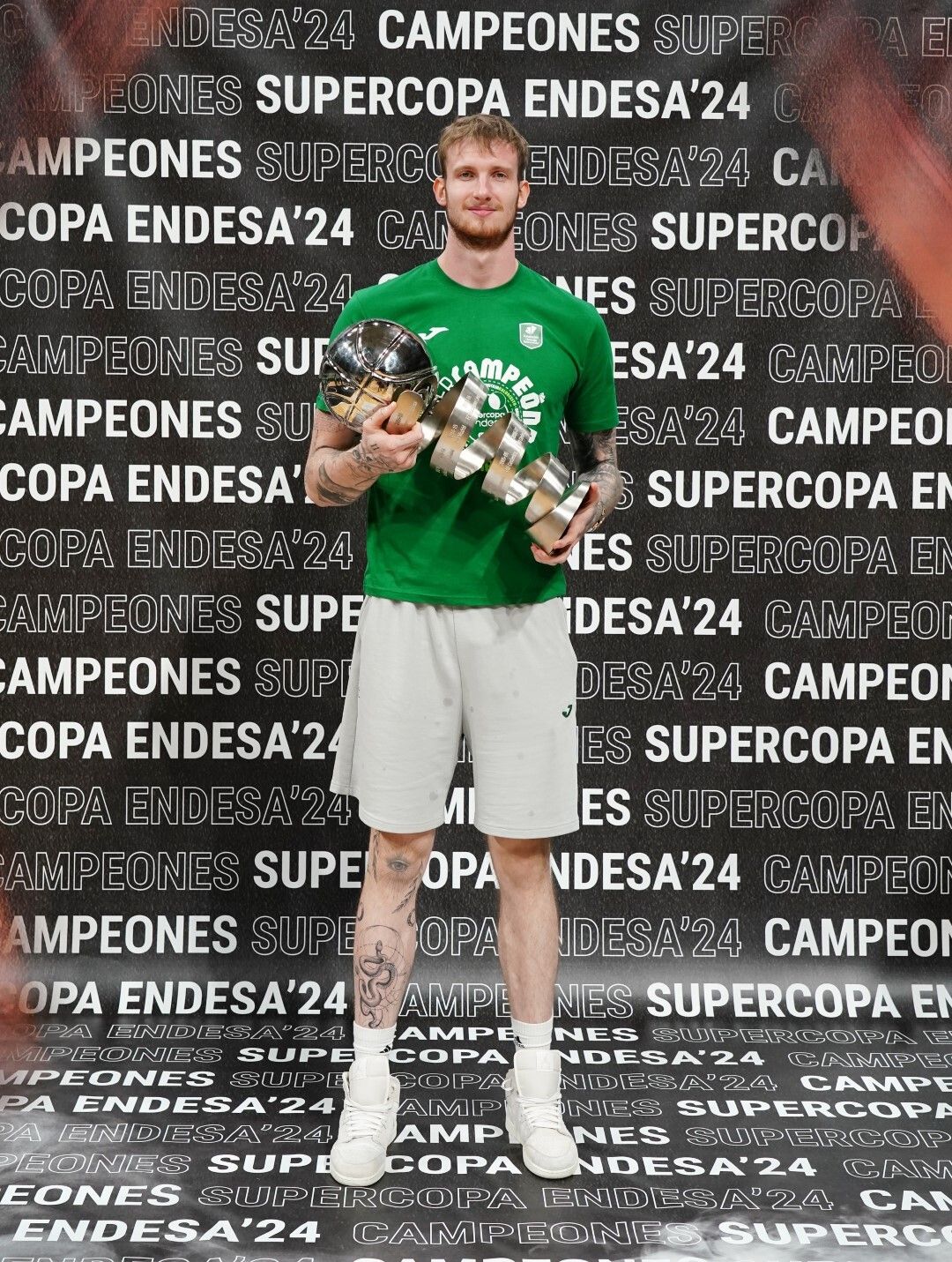 Sesión de fotos al Unicaja como campeón de la Supercopa de España 2024, tras derrotar al Real Madrid