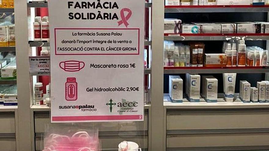 Una farmàcia amb productes solidaris de l&#039;AECC.