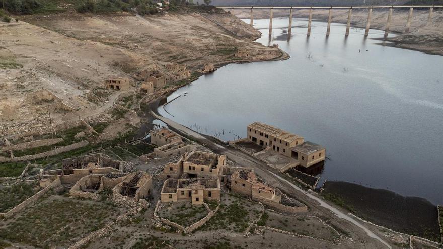 Alerta por cianobacterias en el embalse de Lindoso