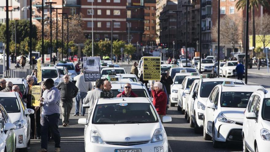 Protesta de taxistas en València