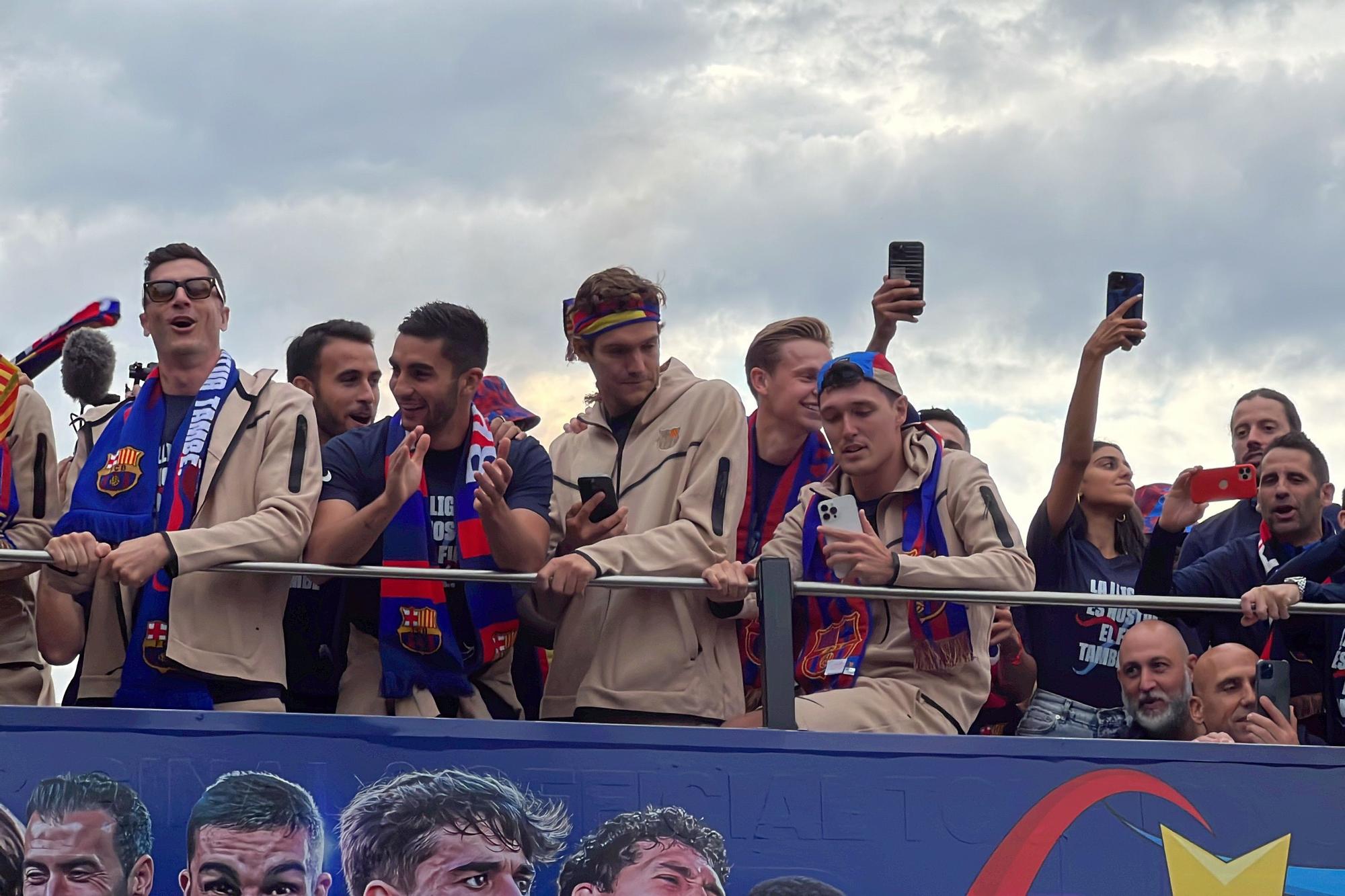 Les millors imatges de la rua de campions i campiones del Barça