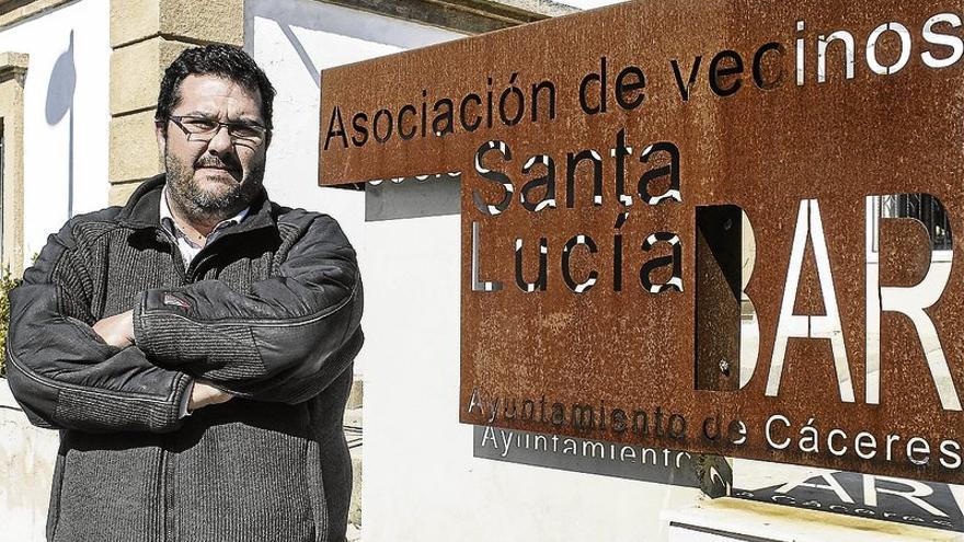 Marco Antonio Leyva  NUEVO PRESIDENTE VECINAL DE SANTA LUCIA : &quot;Nos sentimos abandonados y a este paso el barrio se nos muere&quot;