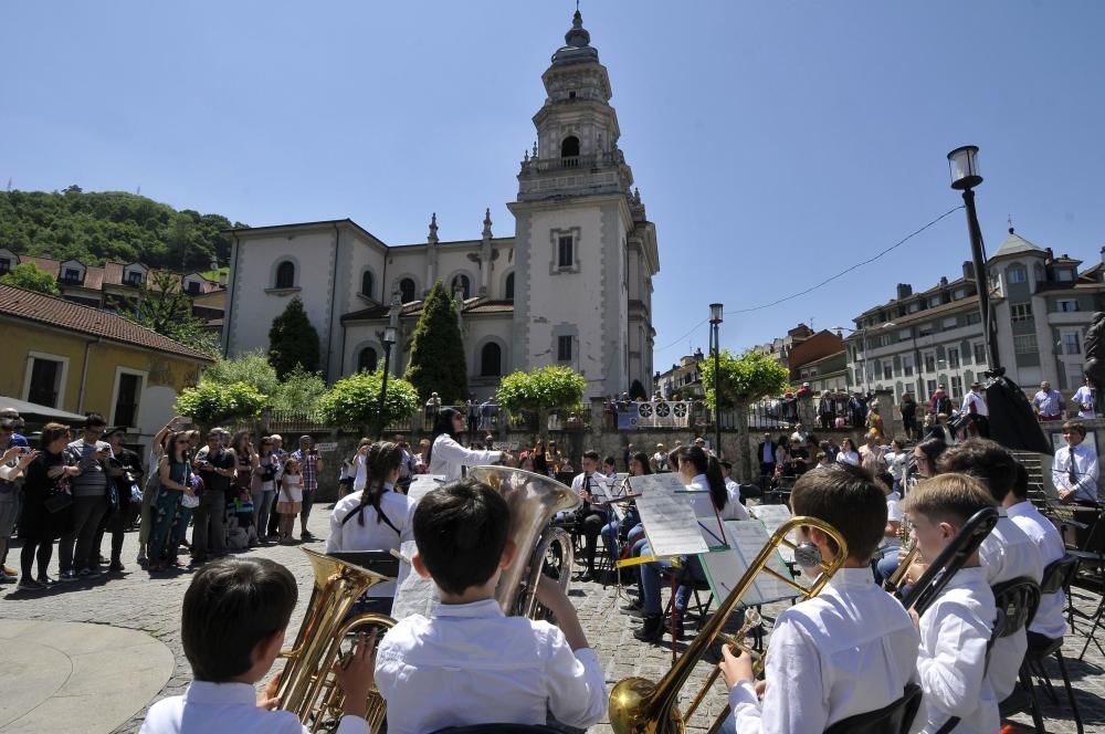 Encuentro de bandas infantiles en Mieres