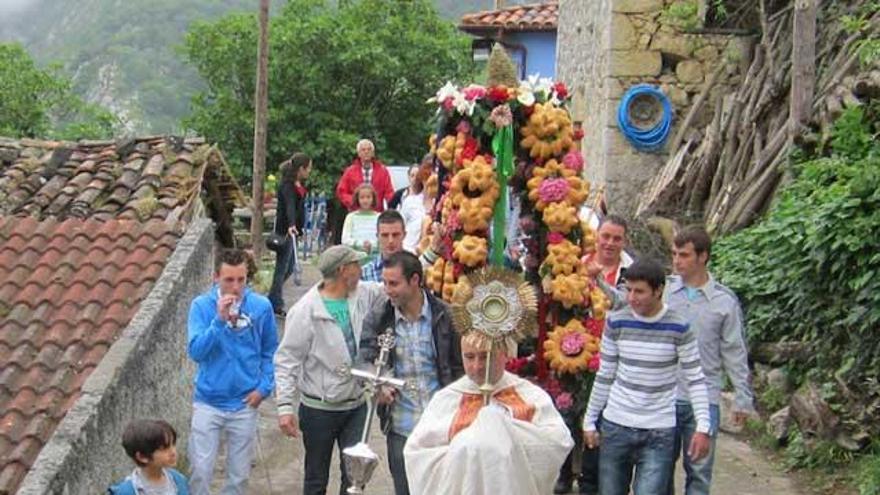 Cirieñu recupera la Sacramental