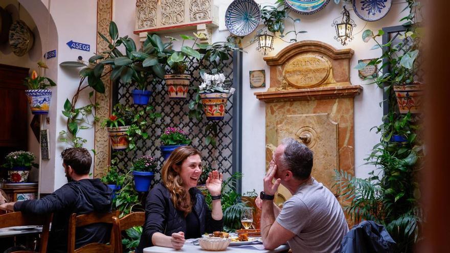 La taberna de Córdoba que conquistó a Ava Gardner y mantiene viva la cocina más tradicional: 