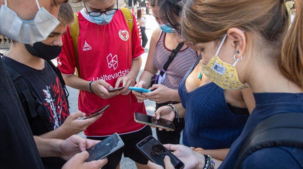 "En plan... el meu crush em putoflipa": diccionari d'argot adolescent