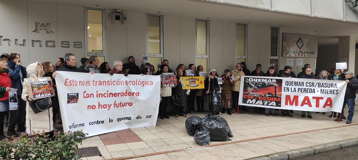Participantes en la protesta.