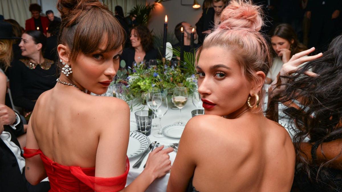 Bella Hadid y Hailey Baldwin con sus respectivas melenas recogidas