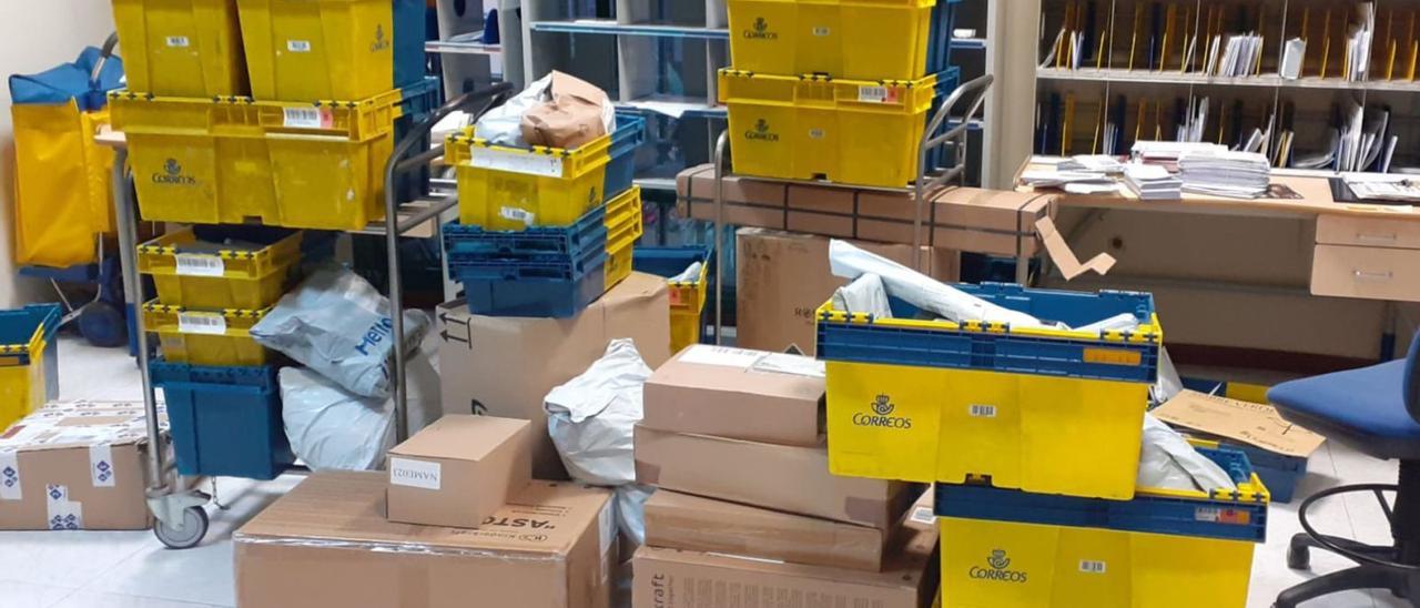 El envío de paquetes a Canarias sufre una demora superior a los 40 días -  El Día