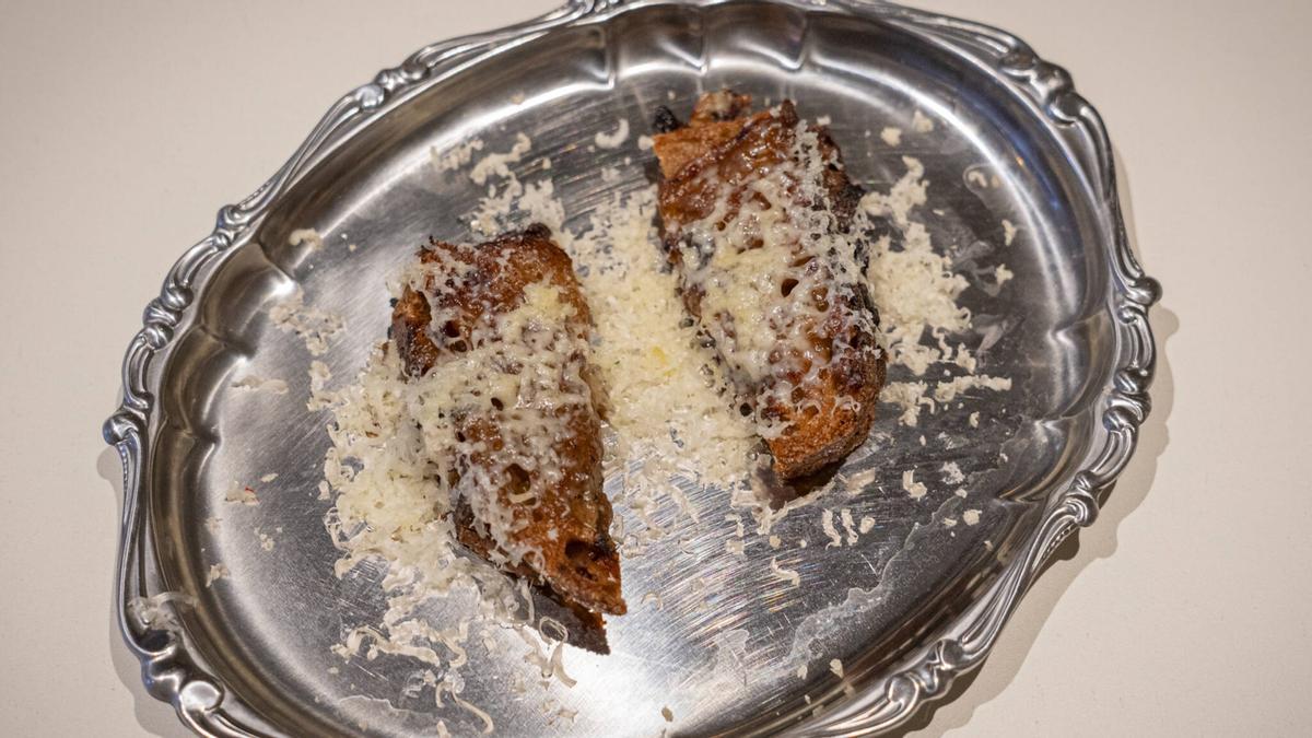 El bikini-no bikini de sopa de cebolla de Arraval.