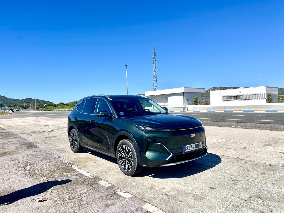 El Geely Starray EM-i introduce una alternativa electrificada orientada a quienes buscan versatilidad sin depender exclusivamente de la recarga