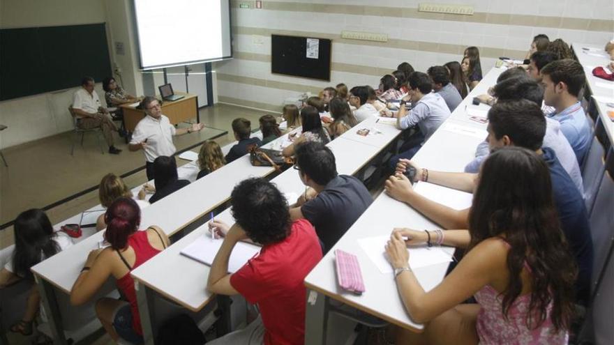 Andalucía pone en marcha la universidad semigratuita