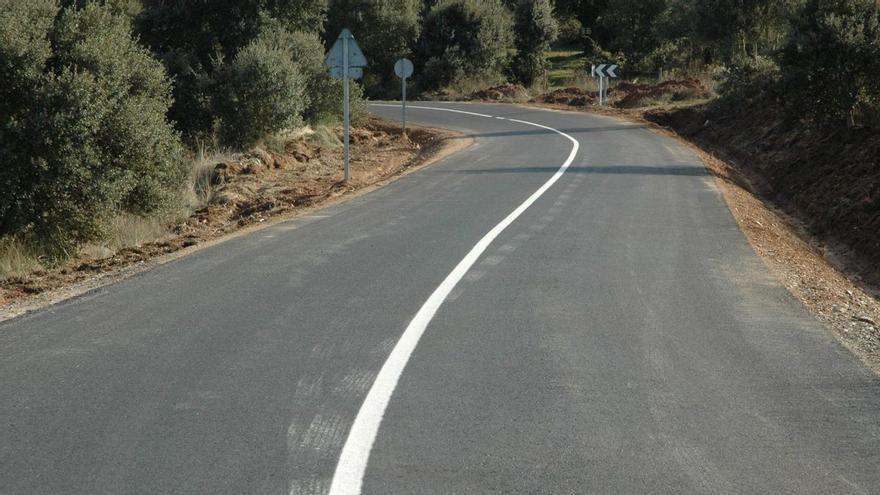 Almaraz pide a la Diputación la “inmediata” reparación de la carretera