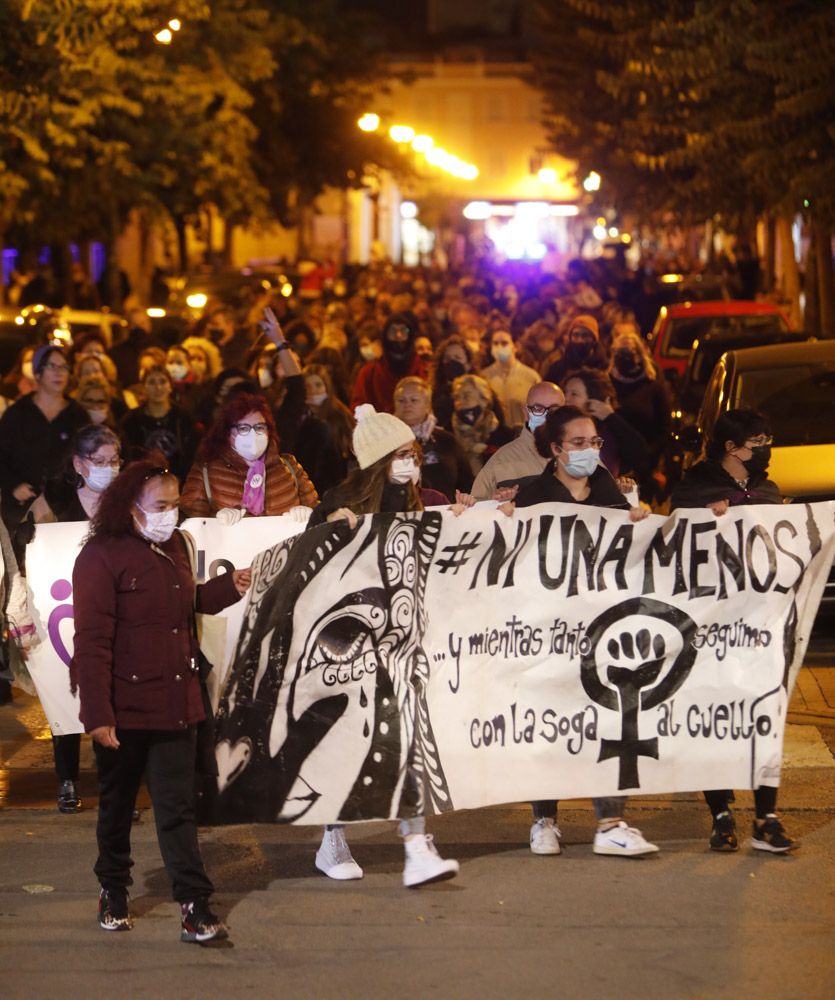 Manifestación en las calles del Port de Sagunt, el 25N contra la violencia machista.