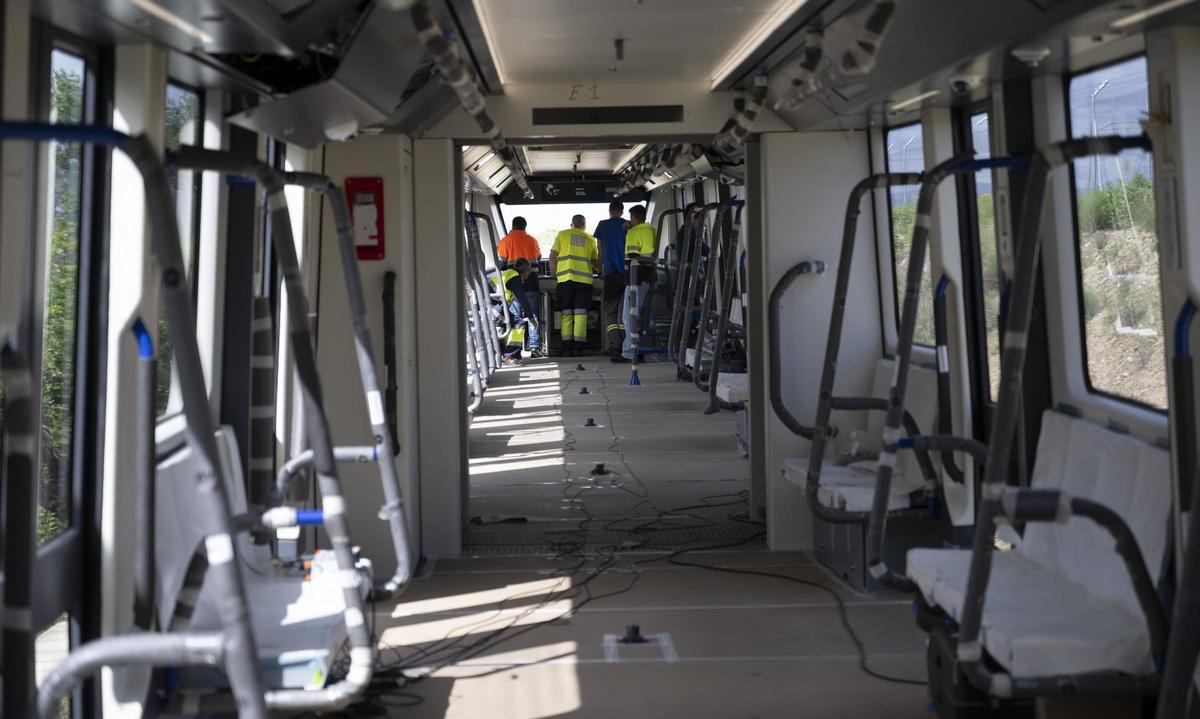 Interior de los futuros trenes sin conductor de la Línea 6 de Metro de Madrid.