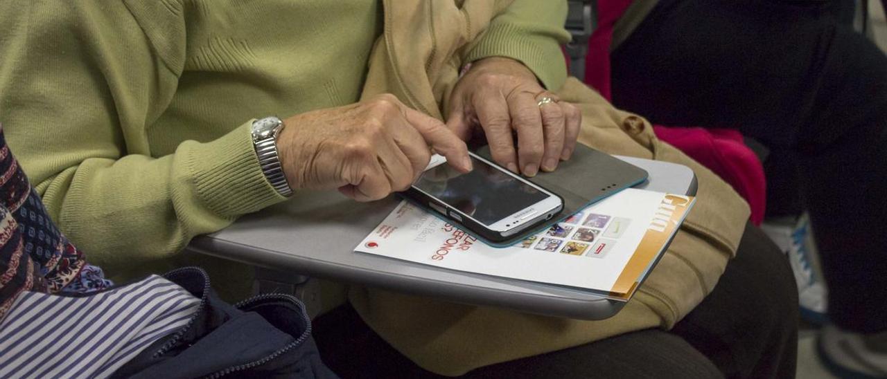 La brecha digital afecta a los mayores.