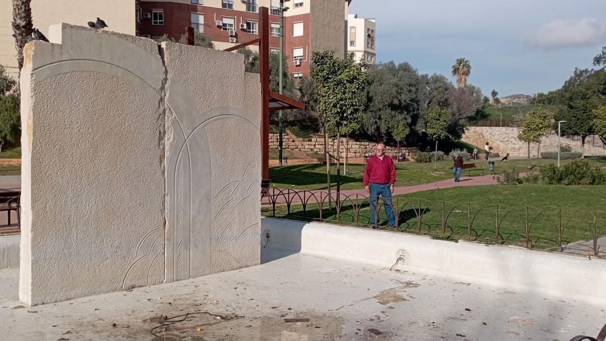 Paco Fernández, este mes junto a la fuente actual del Parque del Norte