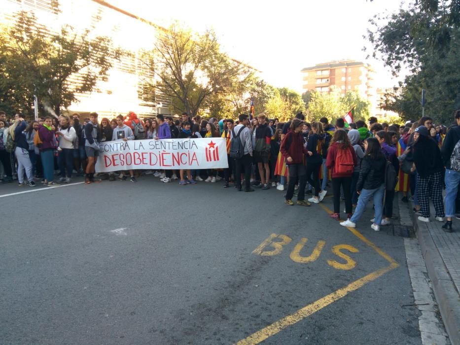 Primer dia de la vaga d'estudiants a Manresa