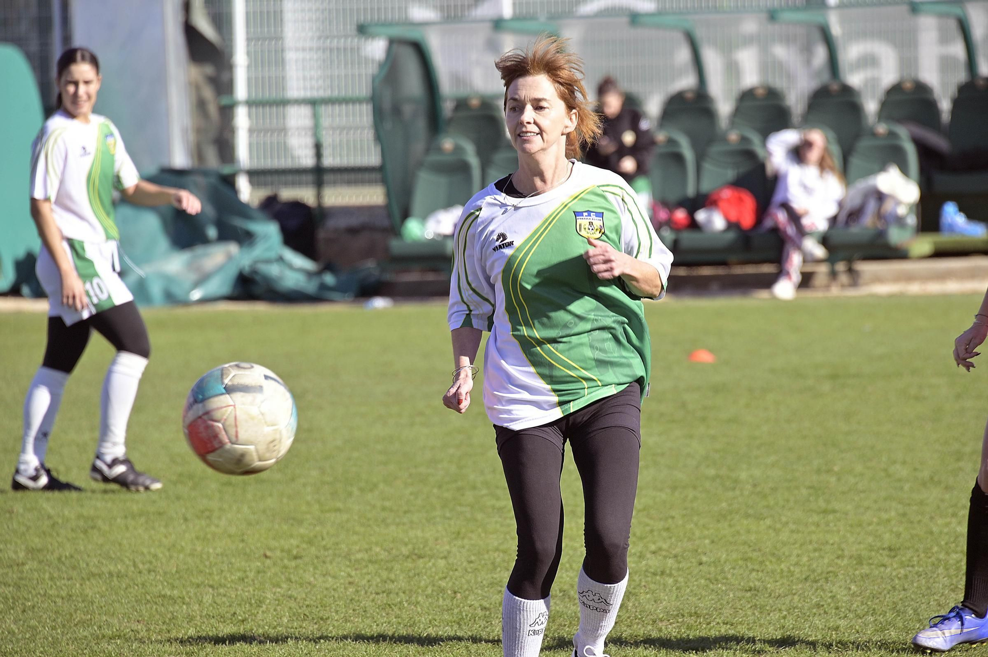 Partido de futbol benefico populares informadores