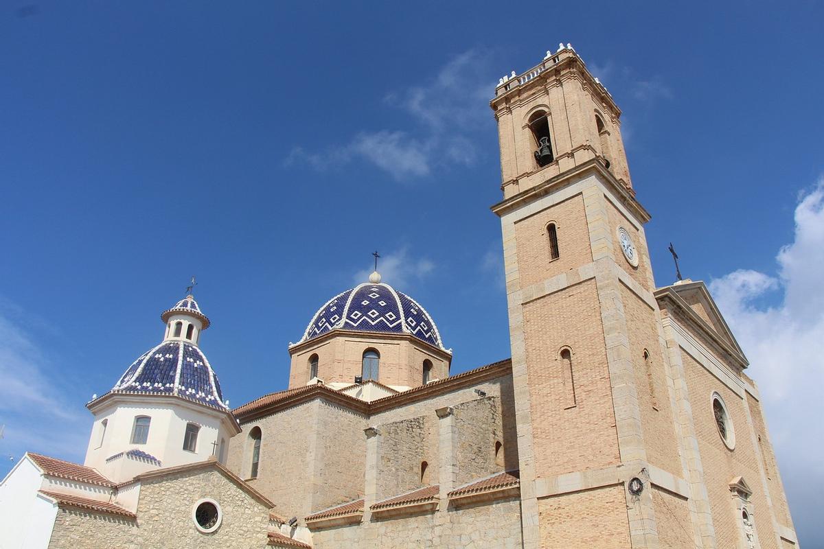 La Iglesia de Nuestra Señora del Consuelo corona Altea