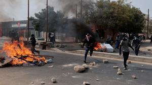 Protestas en Senegal a favor del opositor Ousmane Sonko.  