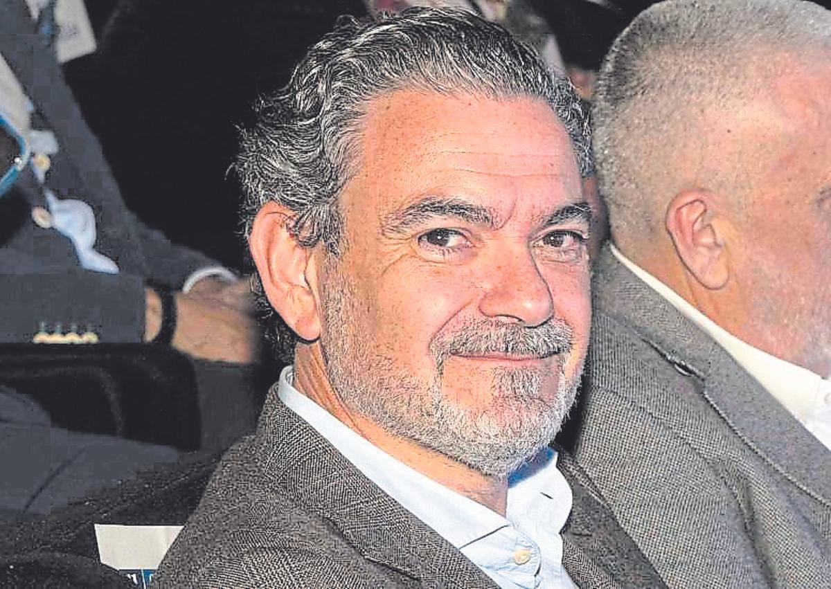 El alcalde de l’Alfás del Pi y portavoz del PSPV-PSOE en la Diputación Provincial de Alicante, Vicente Arqués, estuvo presente en el acto de entrega de los premios «Importantes» en el ADDA.