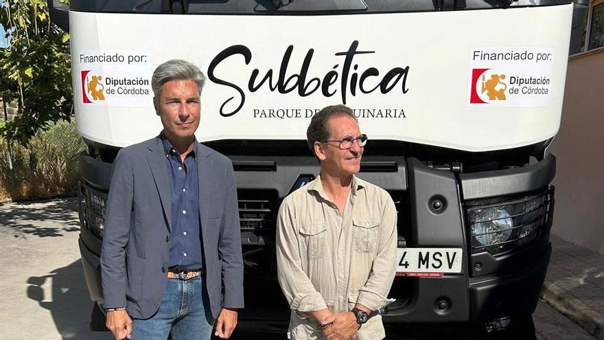 La Diputación de Córdoba entrega un camión de obra pública a la Mancomunidad de la Subbética