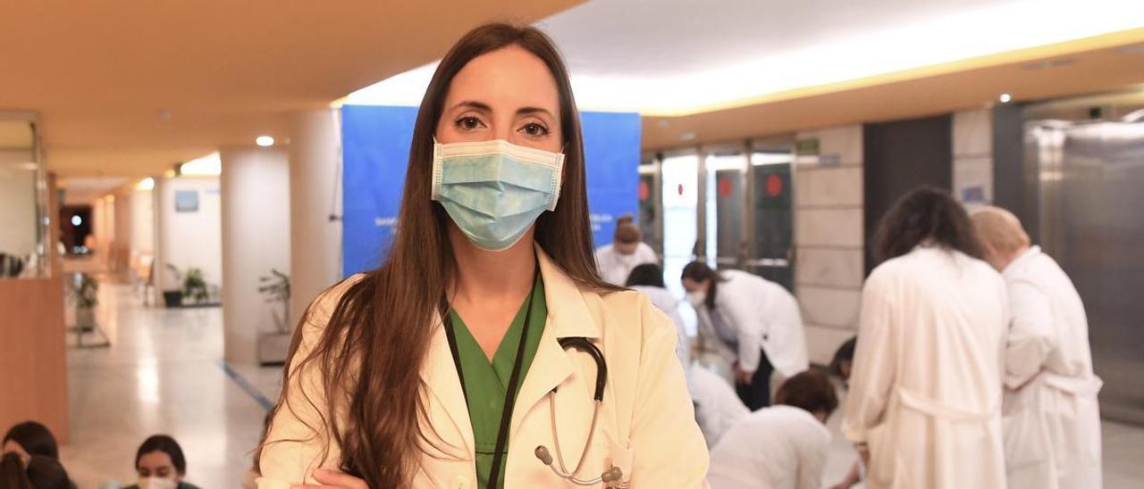 La doctora Uxía Fernández, en el Hospital Universitario de A Coruña.