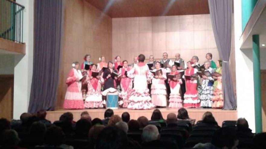 Una actividad en la Casa da Cultura de Soutomaior, cuyo sistema de climatización fue recientemente renovado por el Concello. // FdV