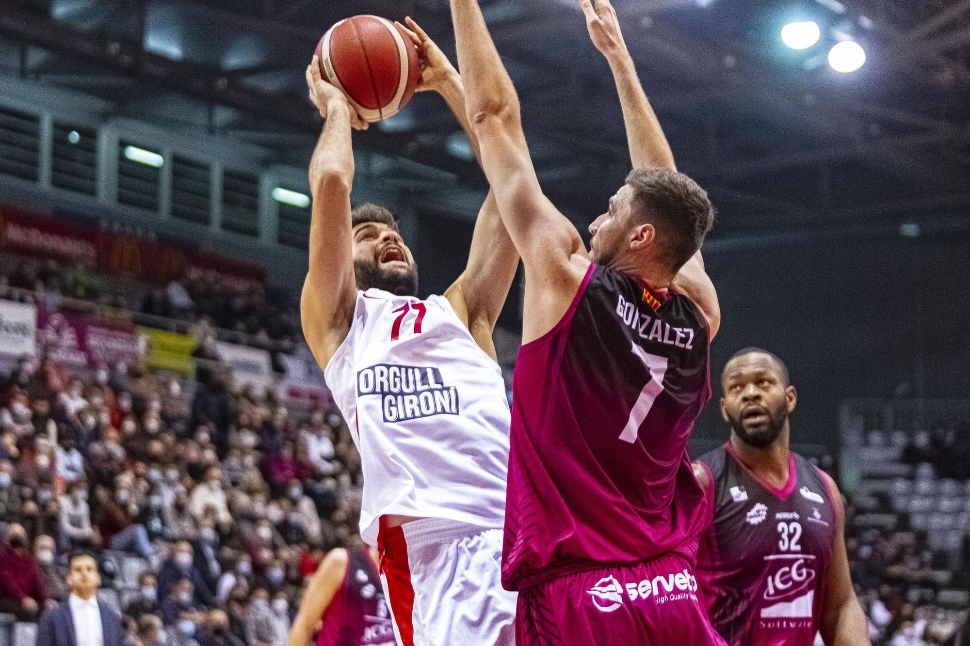 Les millors imatges de l'ICG Força Lleida - Bàsquet Girona