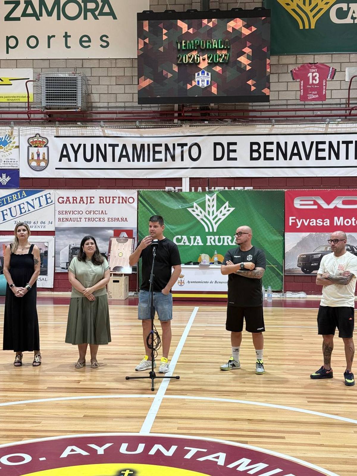 GALERÍA | El Atlético Benavente Caja Rural inicia la pretemporada