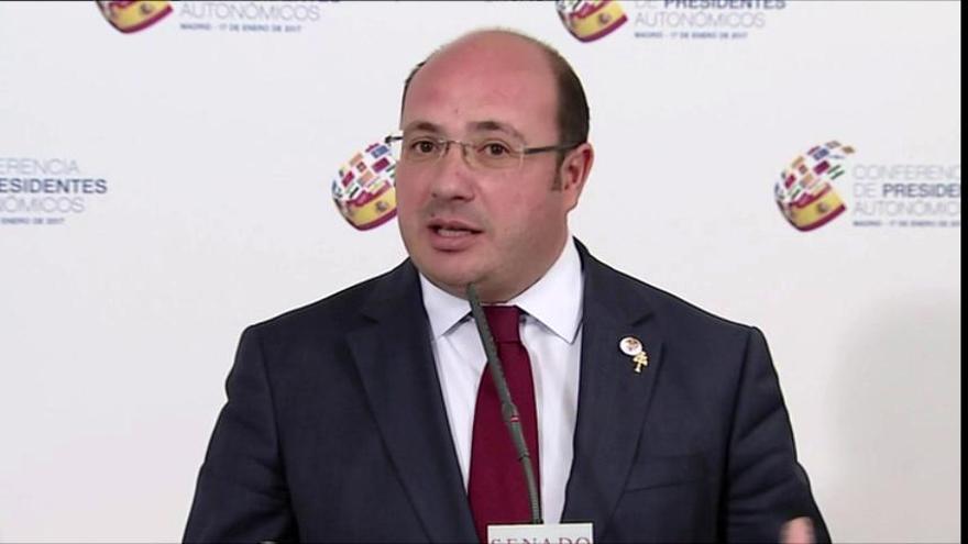 Pedro Antonio Sánchez lleva el debate sobre el agua a la Conferencia de Presidentes